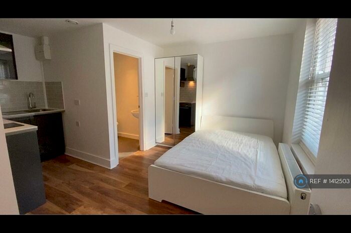 Studio To Rent In Seafield Road, Hove, BN3