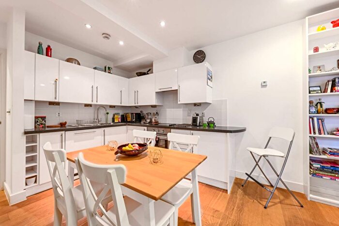 1 Bedroom Flat To Rent In Grafton Road, Kentish Town, London, NW5