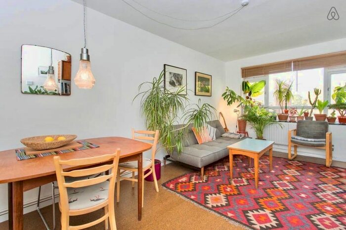 1 Bedroom Flat To Rent In Benthal Road, Stoke Newington, London, N16