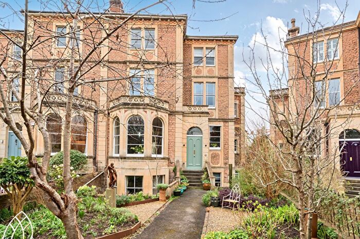 2 Bedroom Flat For Sale In Worcester Crescent, Bristol, BS8