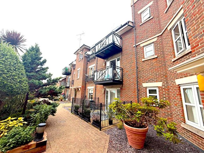 2 Bedroom Apartment For Sale In The Broadway, Southend-On-Sea, SS1