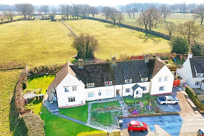 5 Bedroom Terraced House For Sale In Hillside, Follifoot, Harrogate, HG3