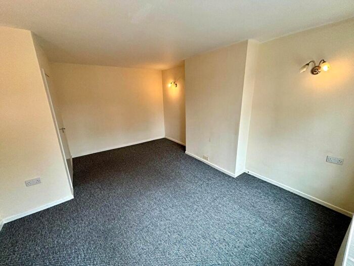 2 Bedroom Maisonette To Rent In Marlpit Lane, Sutton Coldfield, West Midlands, B75