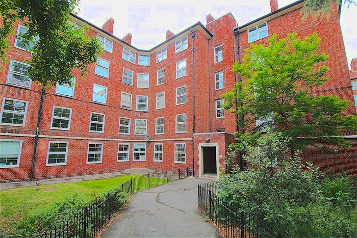 3 Bedroom Flat To Rent In St. Katharines Way, London, E1W