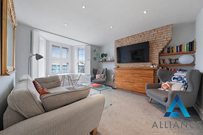 3 Bedroom Flat To Rent In Penang House, Wapping, E1W