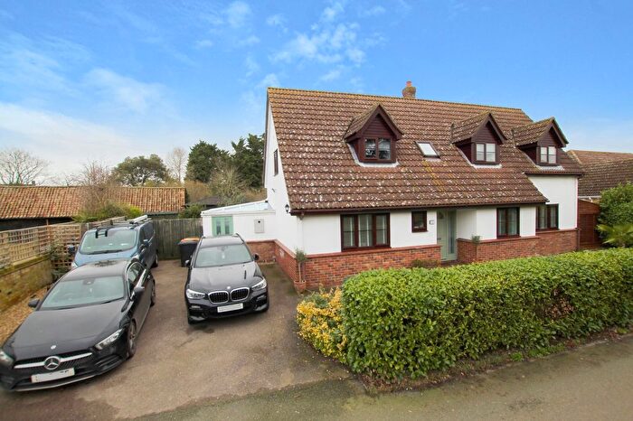 4 Bedroom Detached House For Sale In Ford Lane, Roxton, Bedford, MK44