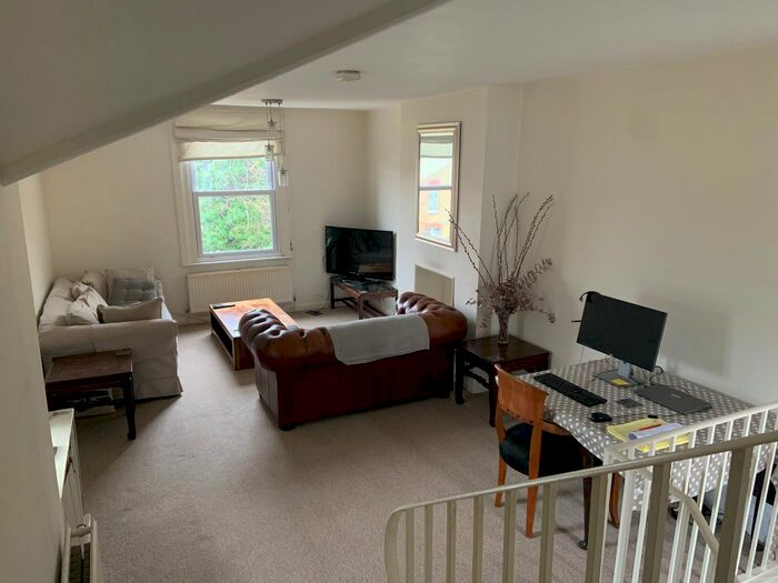 2 Bedroom Flat To Rent In Lucien Road, Tooting Bec, SW17