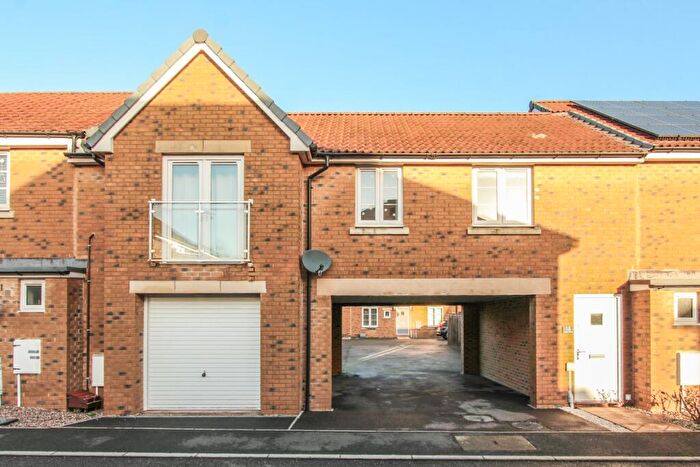 2 Bedroom Coach House To Rent In Hawk Road, Yeovil, BA22