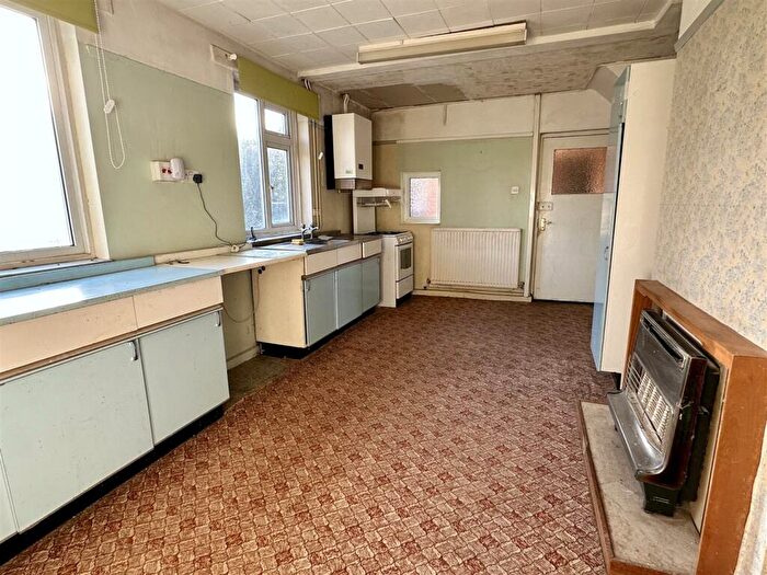 2 Bedroom Semi-Detached House For Sale In Alauna Avenue, Alcester, B49