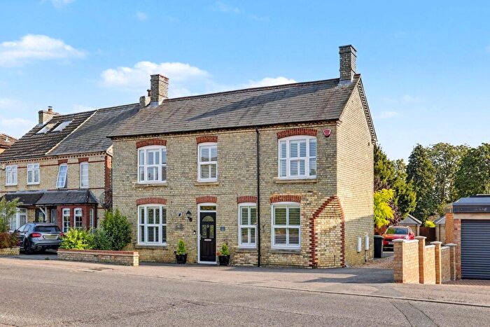 4 Bedroom Detached House For Sale In Arlesey Road, Stotfold, Hitchin, SG5