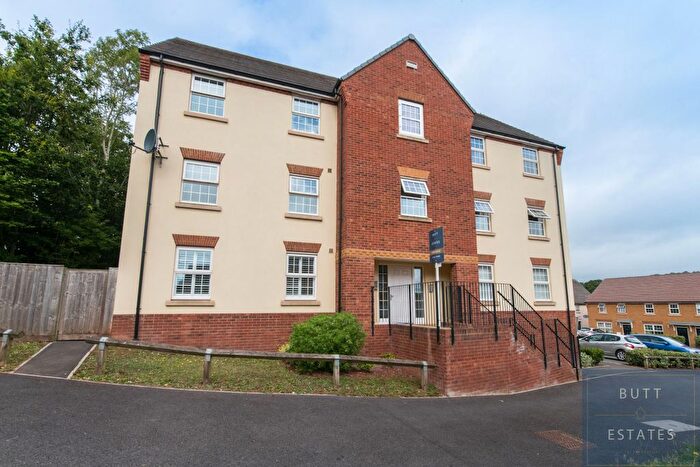2 Bedroom Flat For Sale In Celtic Close, Exeter, EX1
