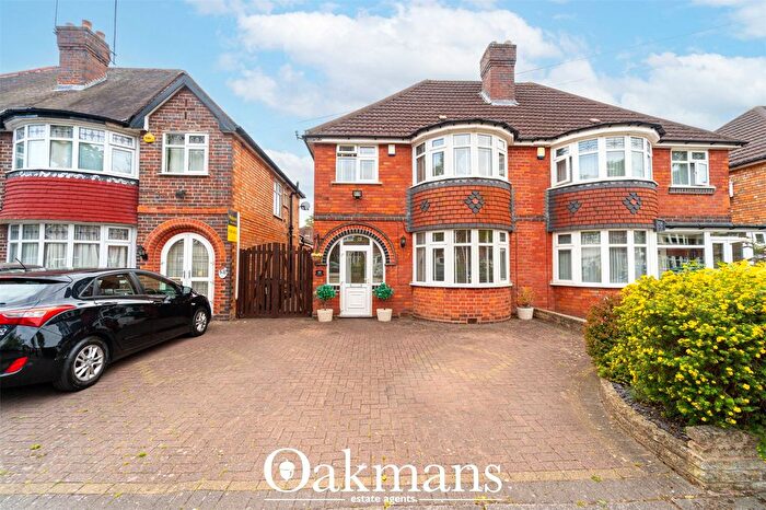 3 Bedroom Semi-Detached House For Sale In Lulworth Road, Birmingham, West Midlands, B28