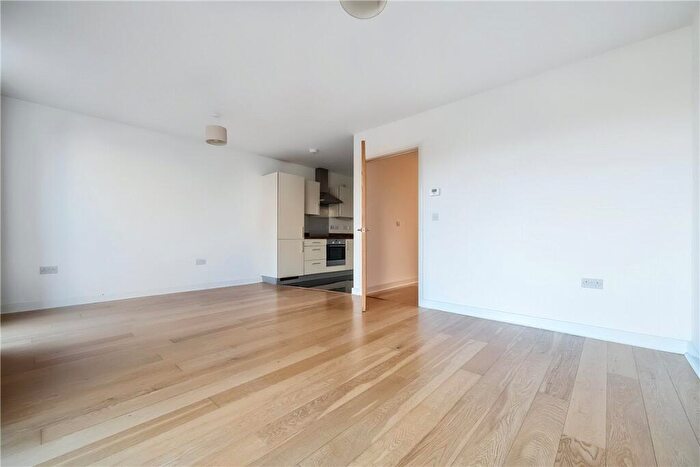 2 Bedroom Apartment To Rent In Victoria Bridge Road, Bath, Somerset, BA2