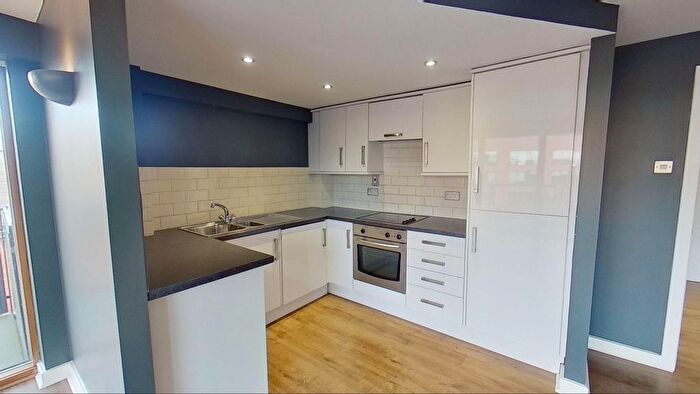 2 Bedroom Flat To Rent In The Quays, Concordia Street, Leeds City Centre, Leeds, West Yorkshire, LS1