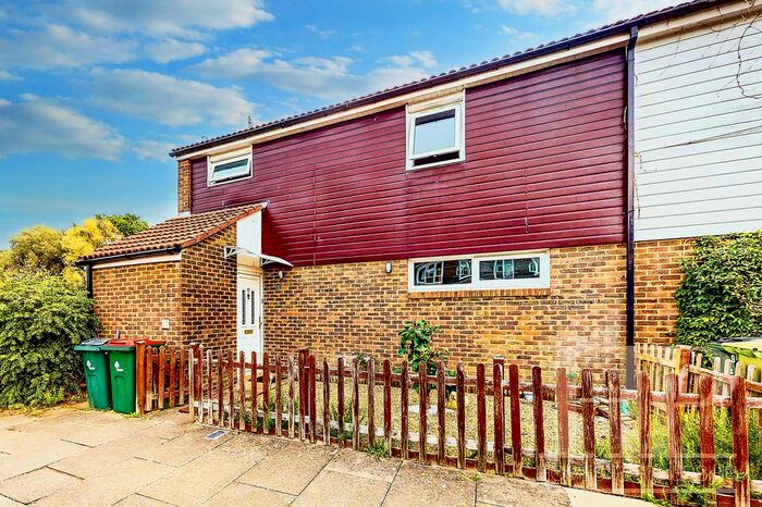 3 Bedroom End Of Terrace House To Rent In Lutyens Close, Crawley, RH11