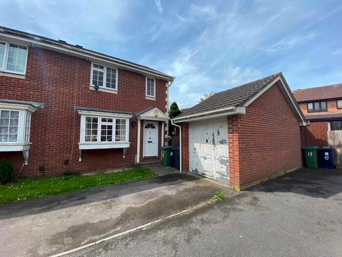 3 Bedroom Semi-Detached House To Rent In Lime Kiln Gardens, Bradley Stoke, Bristol, BS32