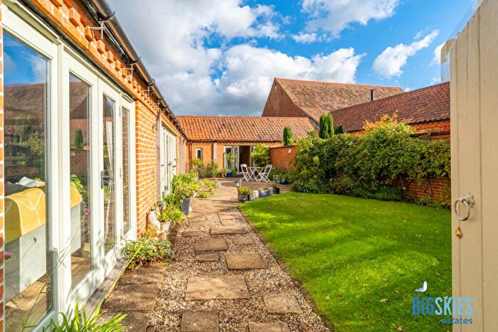 3 Bedroom Barn Conversion For Sale In Dereham Road, Briningham, Melton Constable, NR24