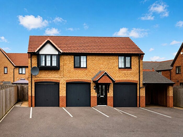 2 Bedroom Flat For Sale In College Gardens, Hull, East Yorkshire, HU3