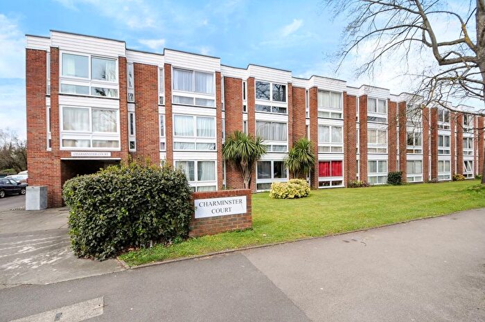 1 Bedroom Flat To Rent In Lovelace Gardens, Surbiton, KT6
