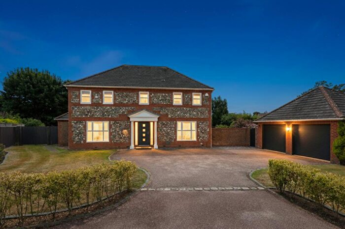 5 Bedroom Detached House For Sale In The Oaks, Rustington, BN16