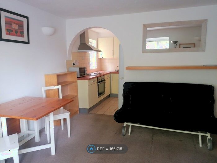 Studio To Rent In Braemar Avenue, London, NW10