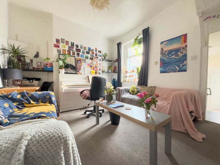 4 Bedroom Terraced House To Rent In Llantrisant Street, Cathays, CF24