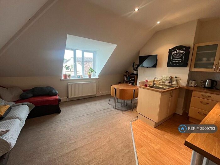 2 Bedroom Flat To Rent In All Saints Road, Bristol, BS8