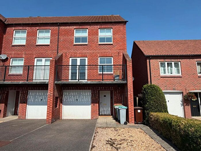 3 Bedroom End Of Terrace House To Rent In Cormack Lane, Fernwood, Newark, Nottinghamshire., NG24
