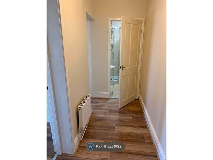 1 Bedroom Flat To Rent In Southmoor Road, Hemsworth, Pontefract, WF9