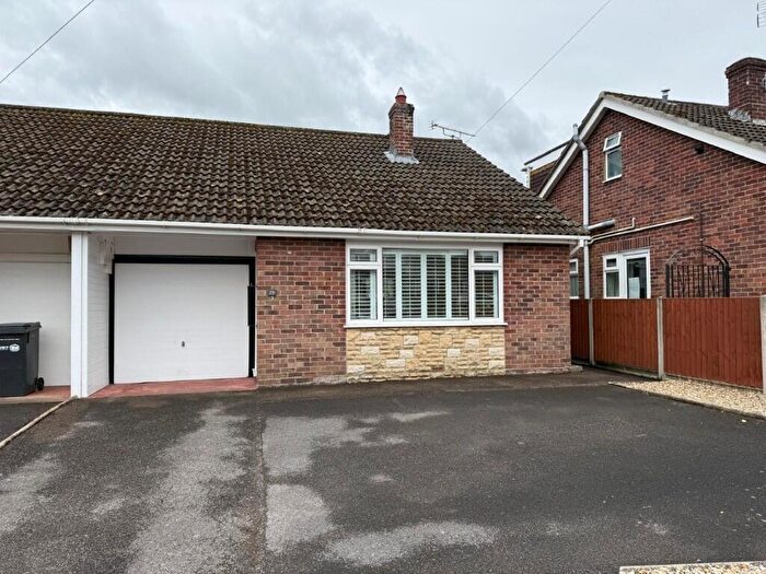 2 Bedroom Semi-Detached Bungalow To Rent In Willow Road, Yeovil, BA21