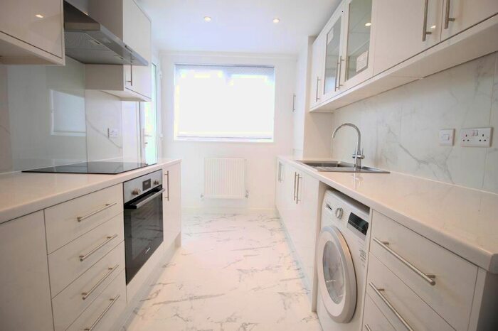 2 Bedroom Flat To Rent In Byron Way, Northolt, UB5