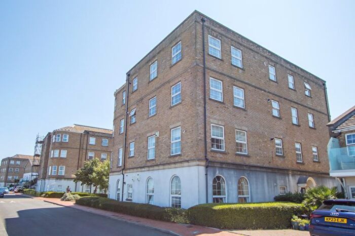 1 Bedroom Flat To Rent In John Batchelor Way, Penarth, CF64