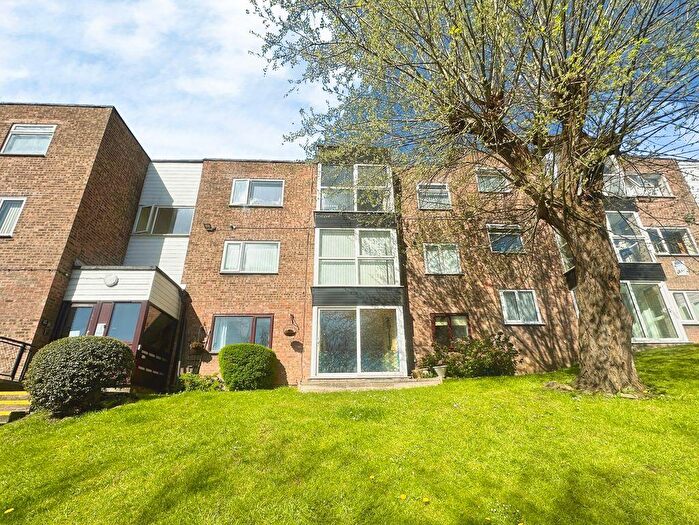 1 Bedroom Apartment For Sale In Heywood Court, Manchester, M24