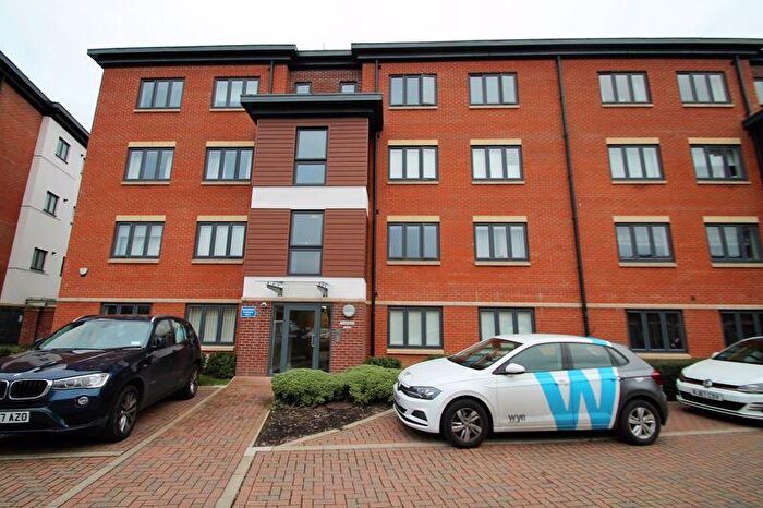 2 Bedroom Flat To Rent In Bartlett Crescent, High Wycombe, HP12