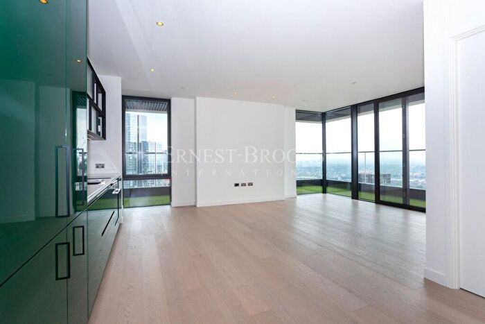 2 Bedroom Apartment To Rent In Bagshaw Building, Wards Place, London, E14