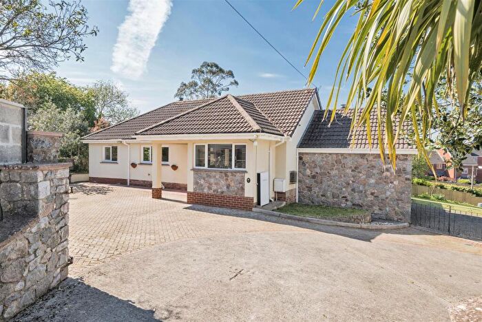 3 Bedroom Bungalow For Sale In St. Michaels Close, Alphington, Exeter, EX2