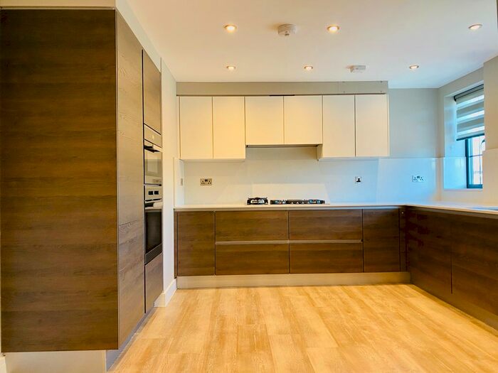 2 Bedroom Flat To Rent In Handel House, Edgwarebury Lane, Edgware, London, HA8