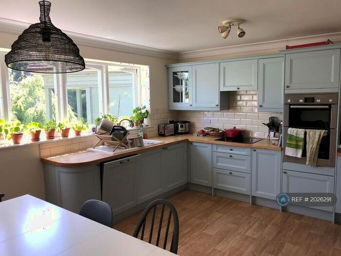 3 Bedroom Semi-Detached House To Rent In Lewes, Lewes, BN7