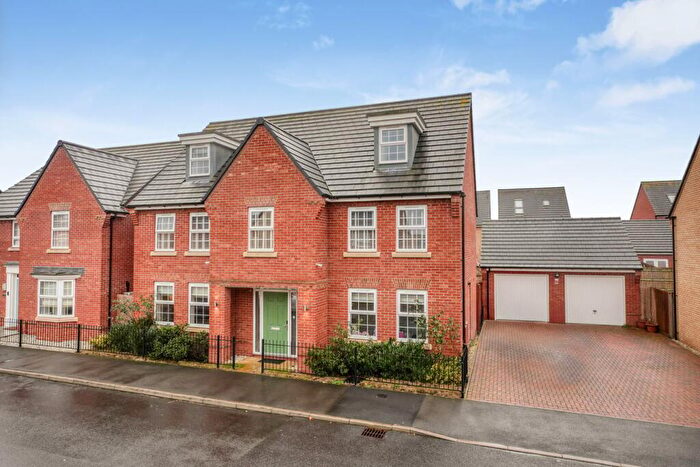 5 Bedroom Detached House For Sale In Victory Drive, Brooklands, Milton Keynes, MK10