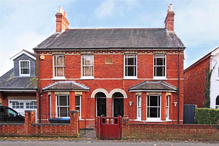 3 Bedroom Semi Detached House To Rent In Chertsey, Surrey, KT16