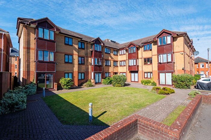 1 Bedroom Flat For Sale In Cleveland Road, Bournemouth, BH1