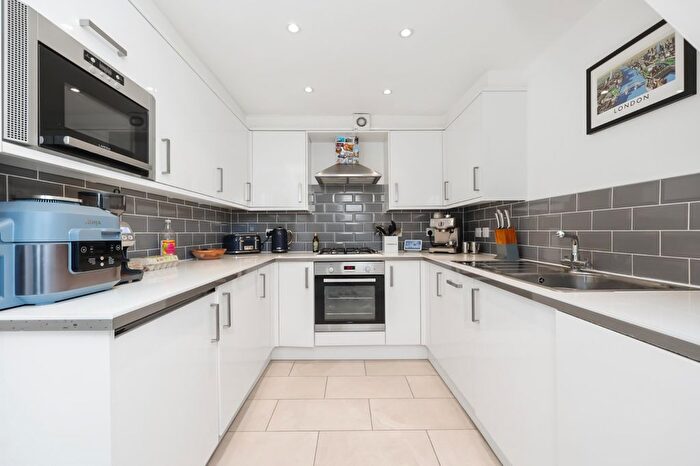 1 Bedroom Flat For Sale In Earlsfield Road, Earlsfield, SW18