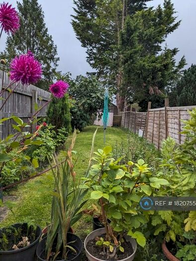 2 Bedroom Terraced House To Rent In West Street, Dunstable, LU6