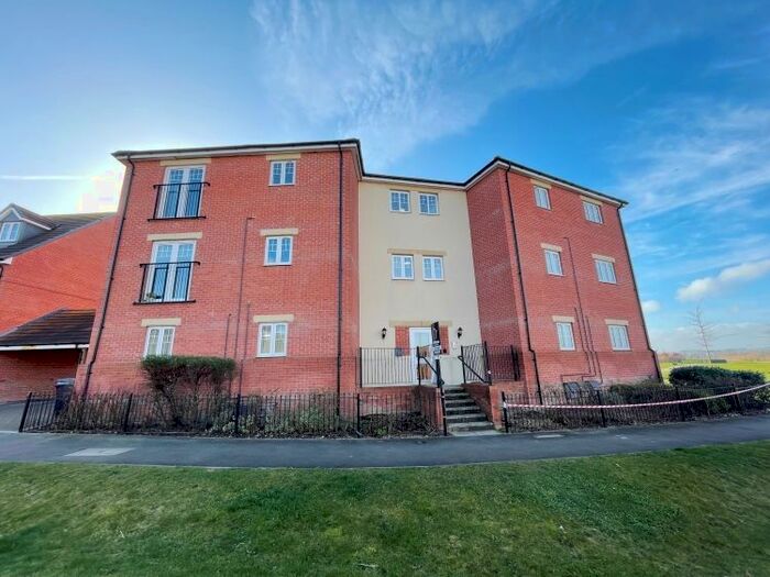 2 Bedroom Flat To Rent In Greenfinch Road, Didcot, OX11