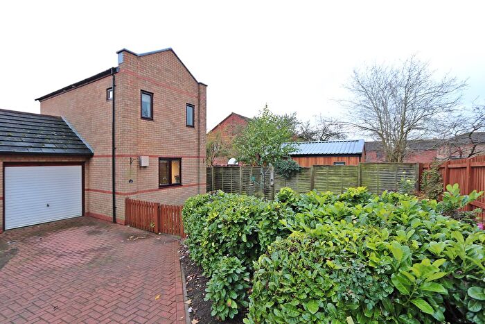 2 Bedroom Link Detached House To Rent In Lennon Drive, Crownhill, Buckinghamshire, MK8