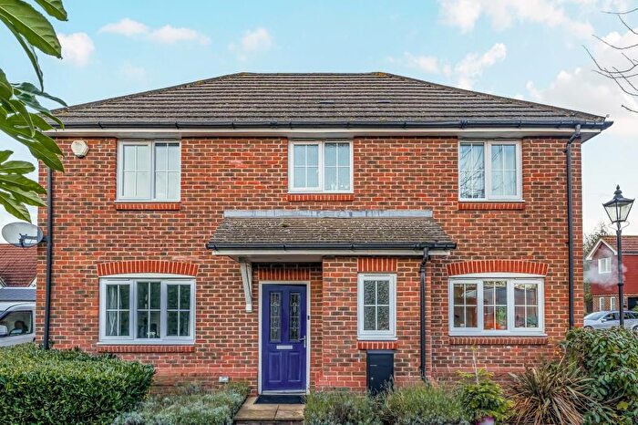 3 Bedroom Detached House For Sale In Kingswood Close, Ashford, TW15