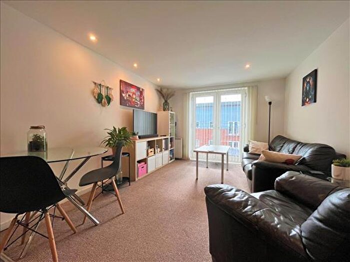 2 Bedroom Flat For Sale In Elmira Way, Manchester, Greater Manchester, M5