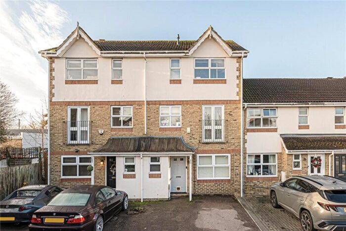 3 Bedroom Terraced House For Sale In Danesfield Close, Walton-On-Thames, Surrey, KT12