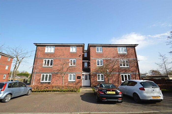 2 Bedroom Flat For Sale In Keats Drive, Macclesfield, SK10