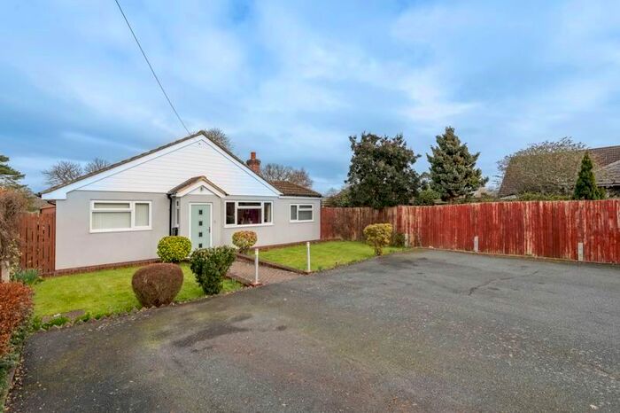 3 Bedroom Bungalow For Sale In High Street, Blackboys, Uckfield, TN22